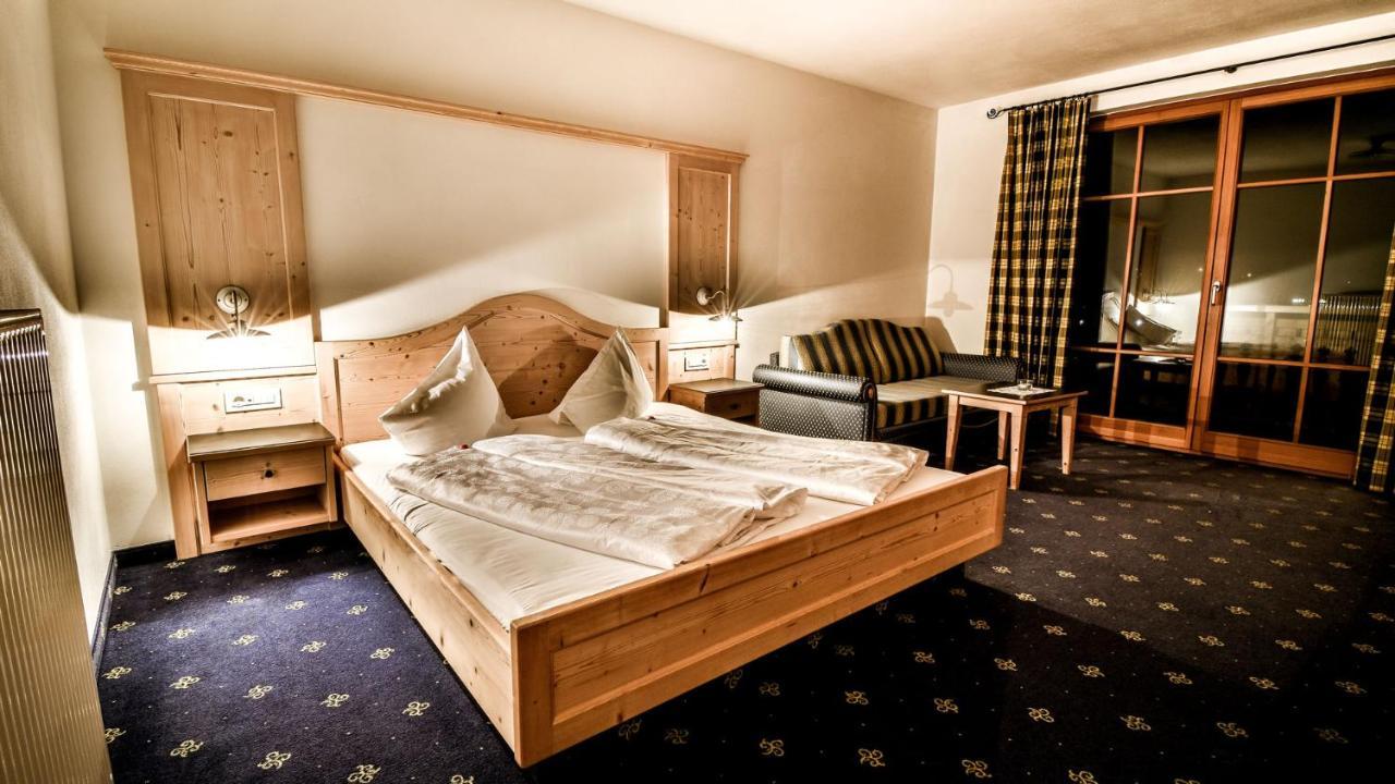 Hotel Vermoi Laces Bagian luar foto